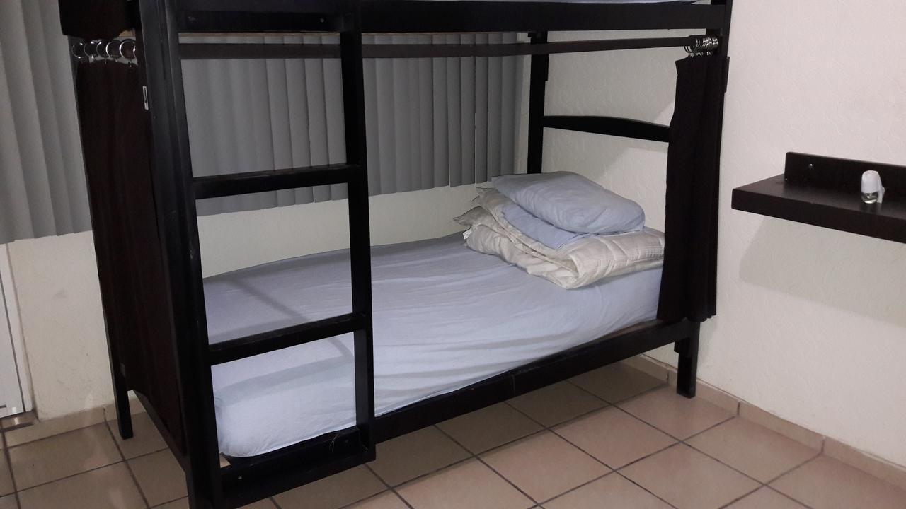 Hostal Yapa León Eksteriør bilde