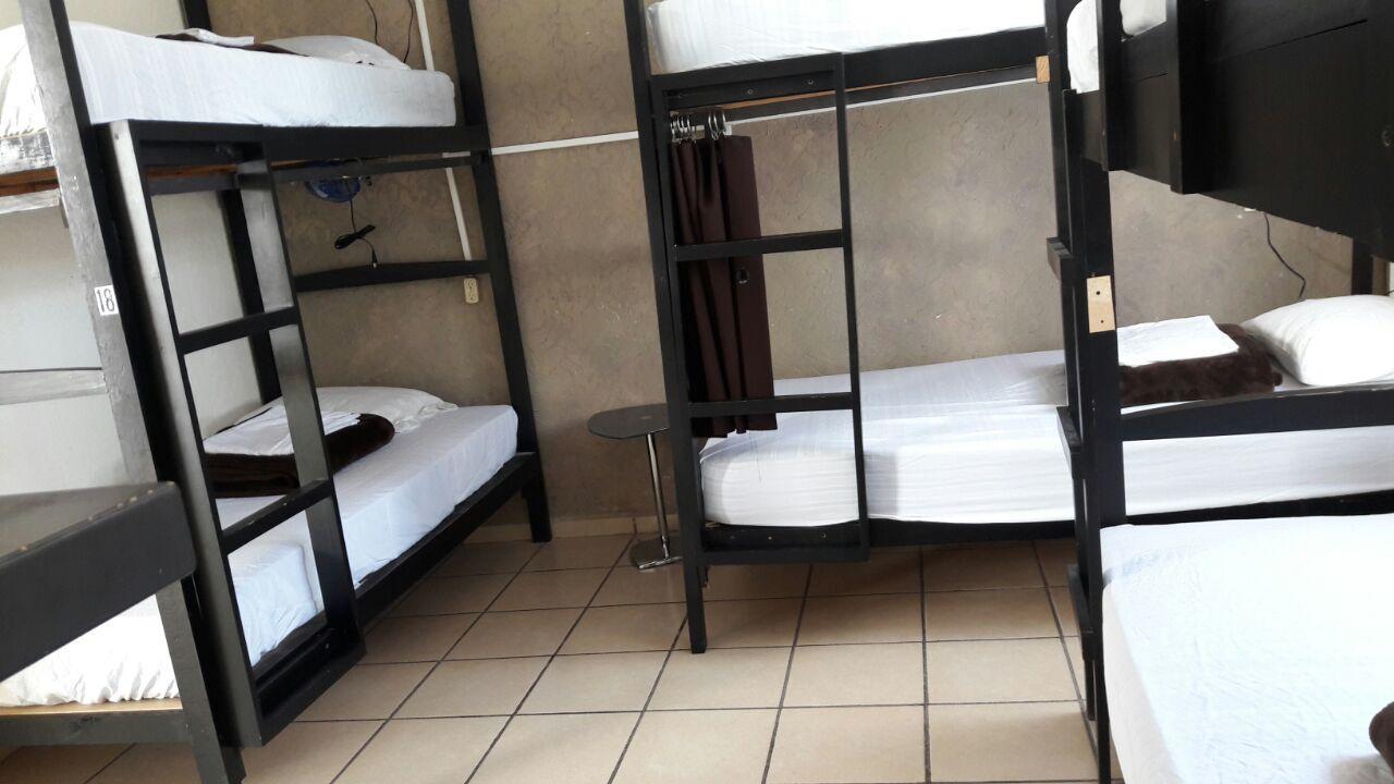 Hostal Yapa León Eksteriør bilde